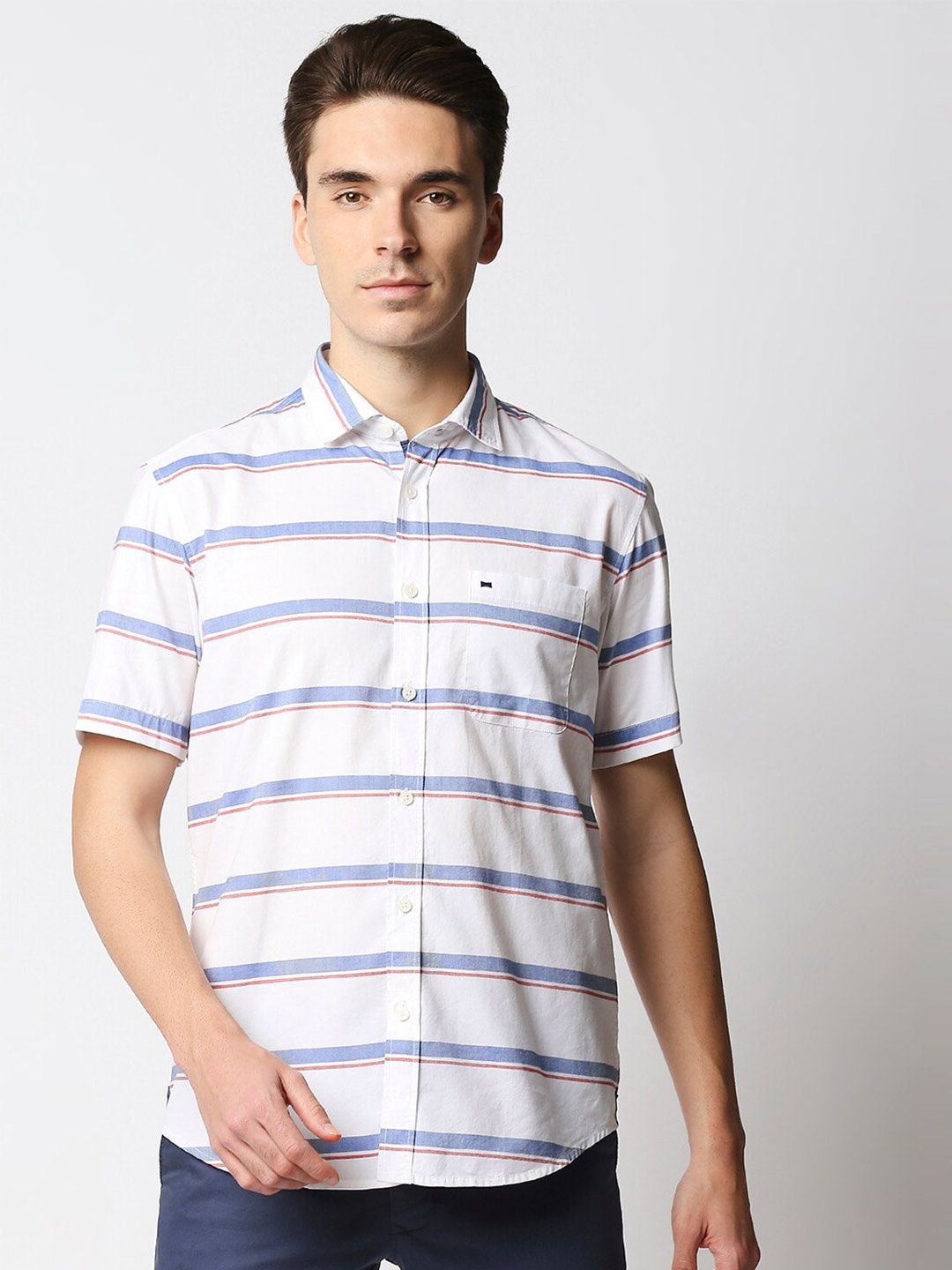 

Basics Men Blue & White Slim Fit Horizontal Striped Casual Shirt