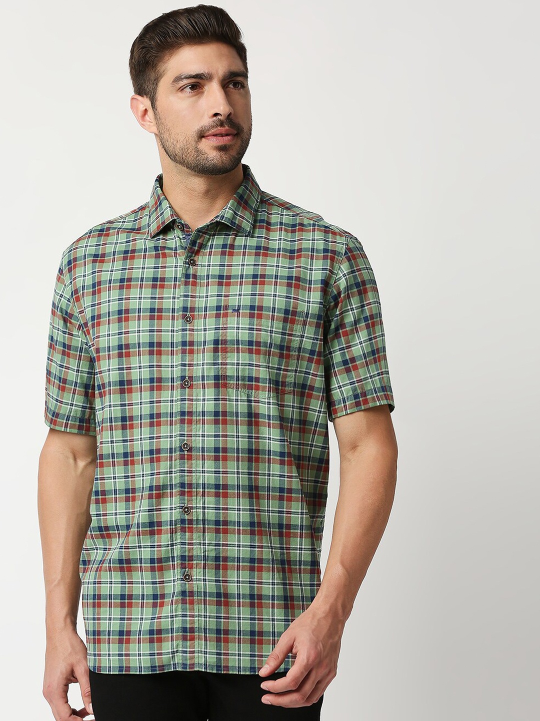 

Basics Men Green & Red Slim Fit Tartan Checks Checked Pure Cotton Casual Shirt