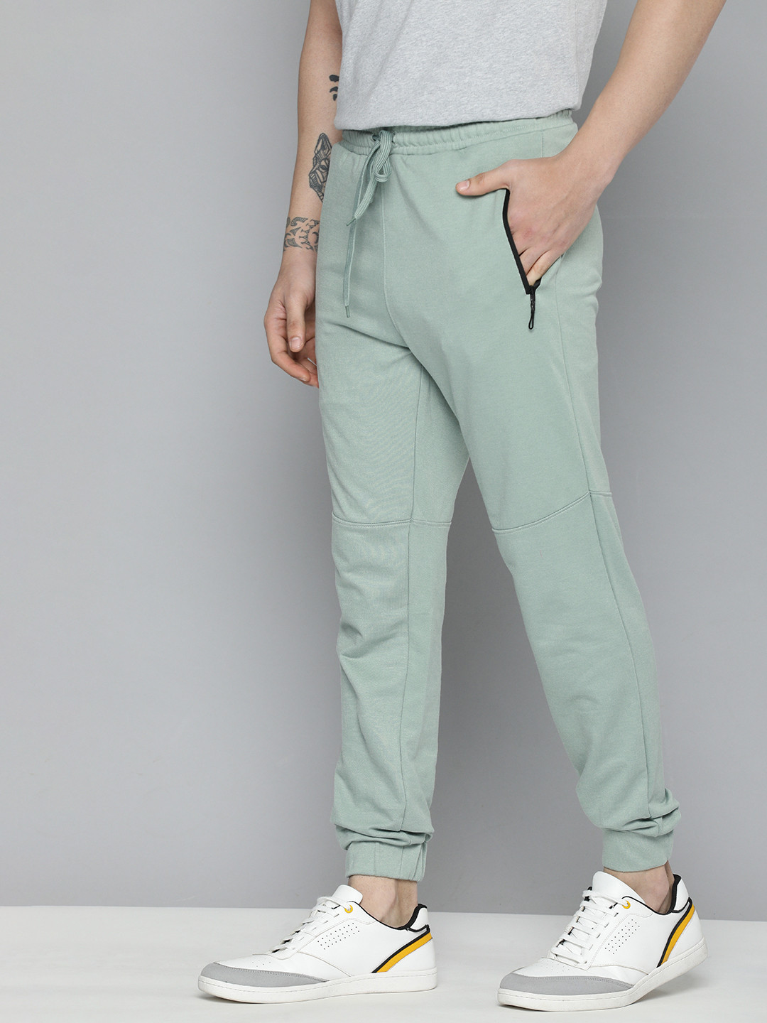 

Mast & Harbour Men Mint Green Solid Joggers