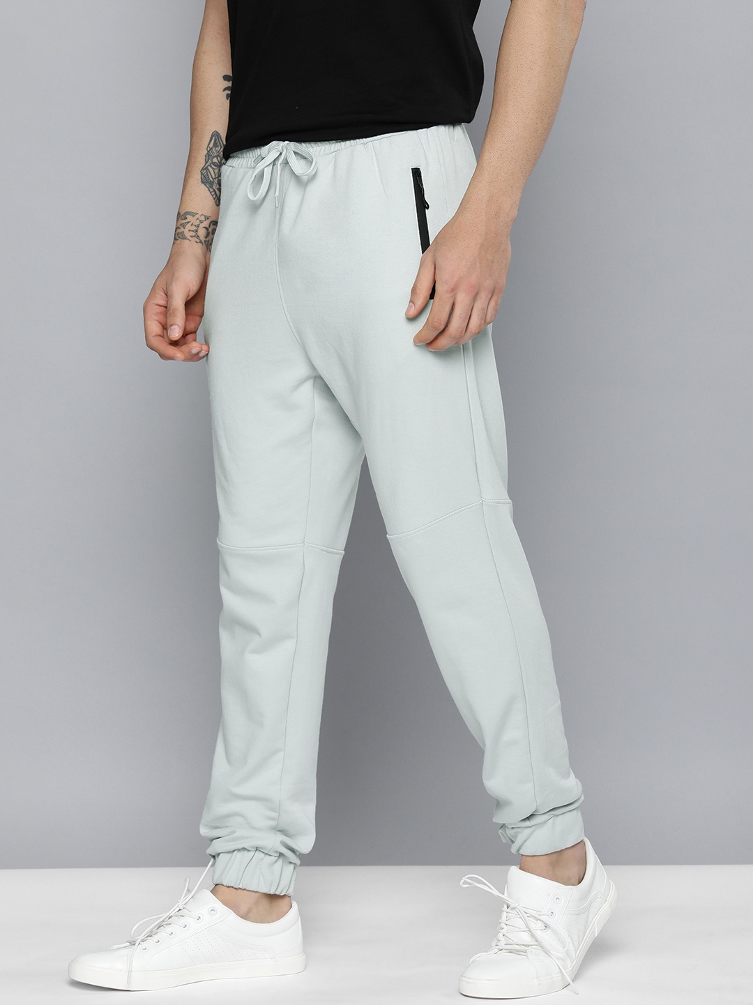 

Mast & Harbour Men Grey Solid Joggers