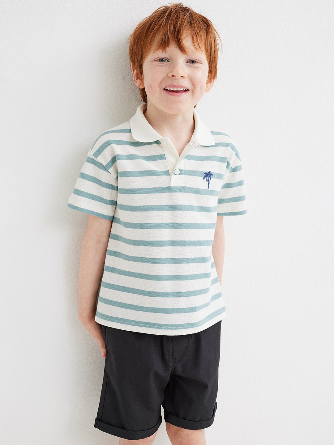 

H&M Boys Black Cotton Shorts