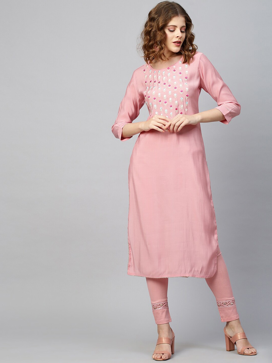 

FASHOR Women Rose Embroidered Kurta