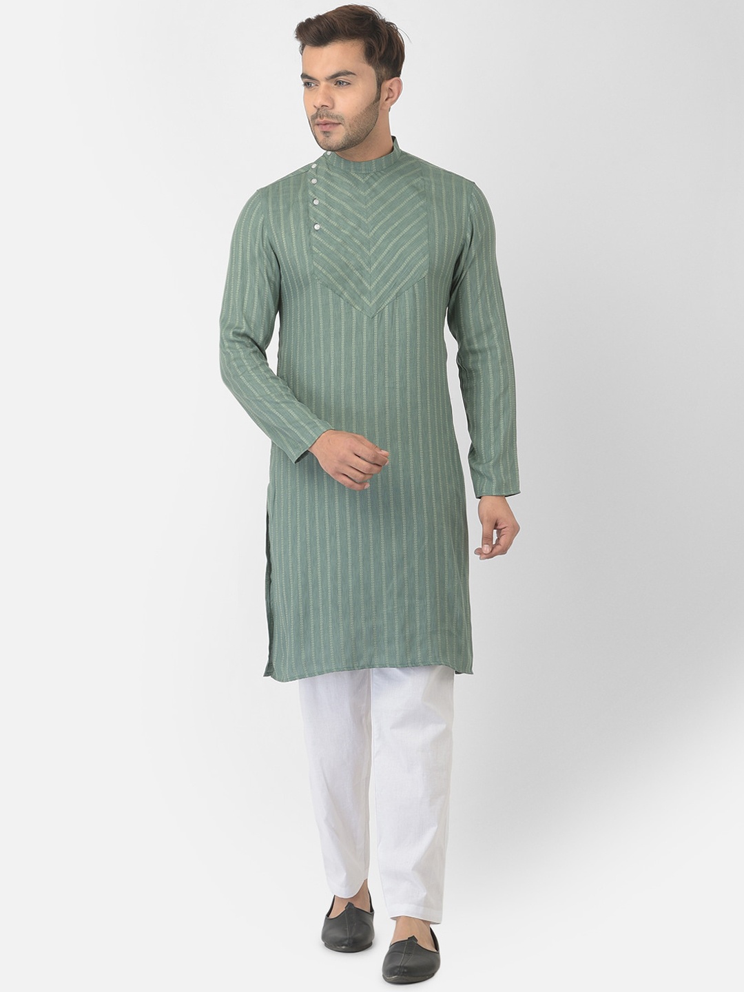 

DEYANN Men Grey Striped Panelled Kurta with Pyjamas
