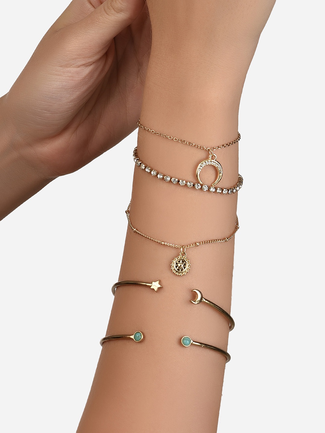 

Lilly & sparkle Set of 5 Gold-Toned & White Crystals Gold-Plated Cuff Bracelet