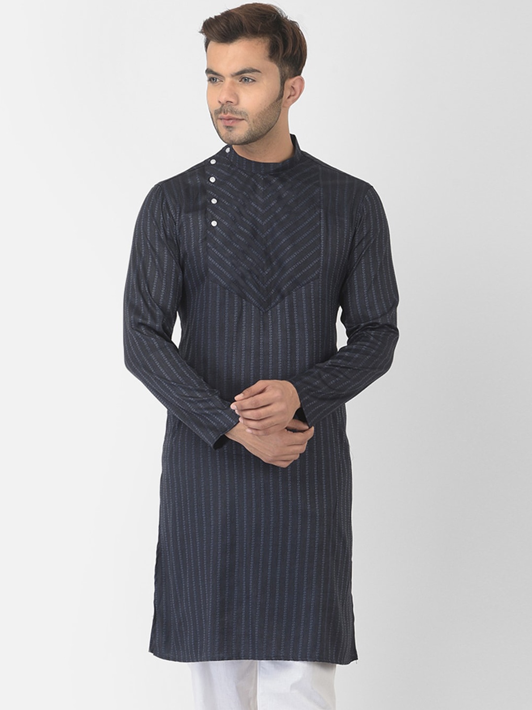 

DEYANN Men Navy Blue Striped Pure Cotton Kurta
