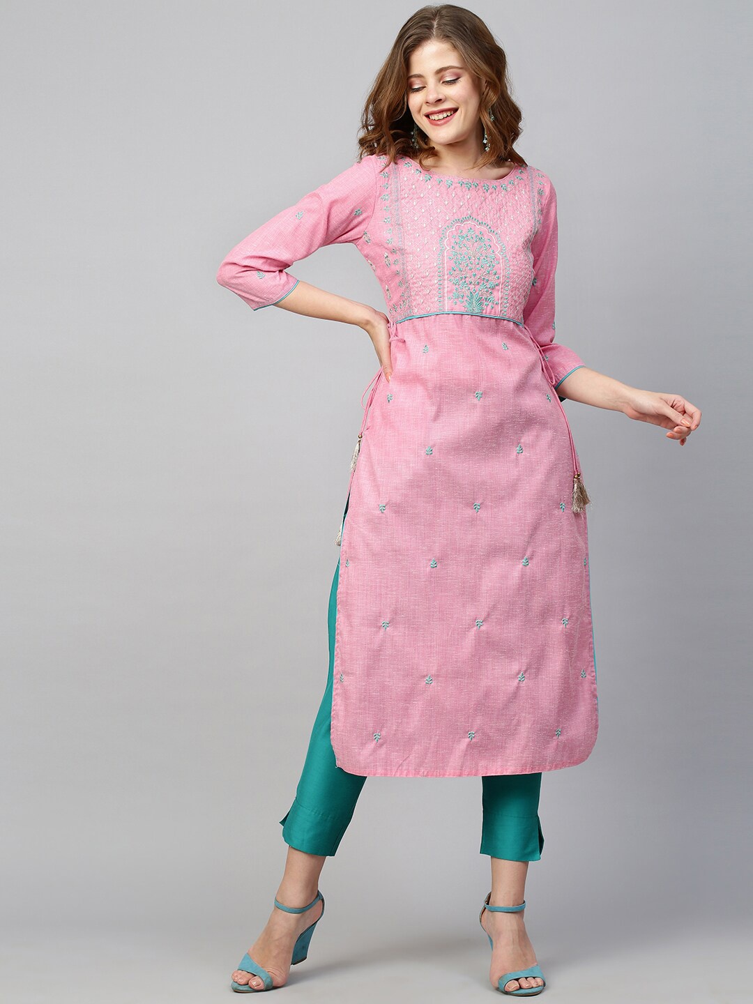 

FASHOR Women Pastel Pink Striped Thread Work Embroidered Kurta