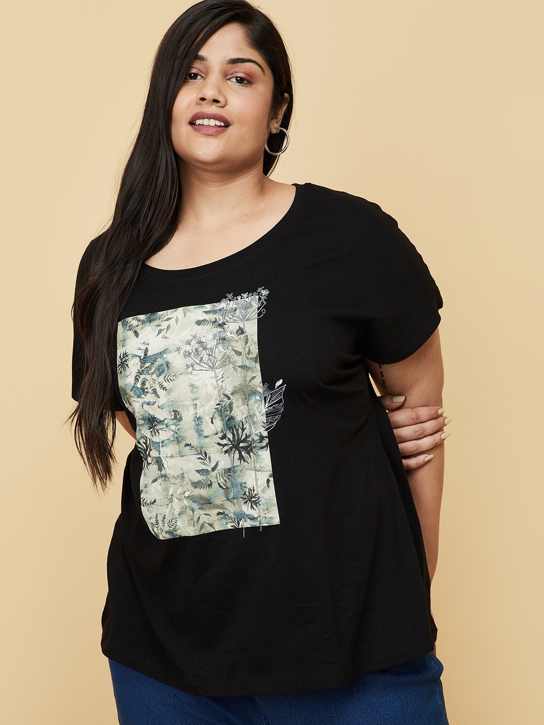 

max Plus Size Women Black Floral Printed Extended Sleeves Pure Cotton T-shirt