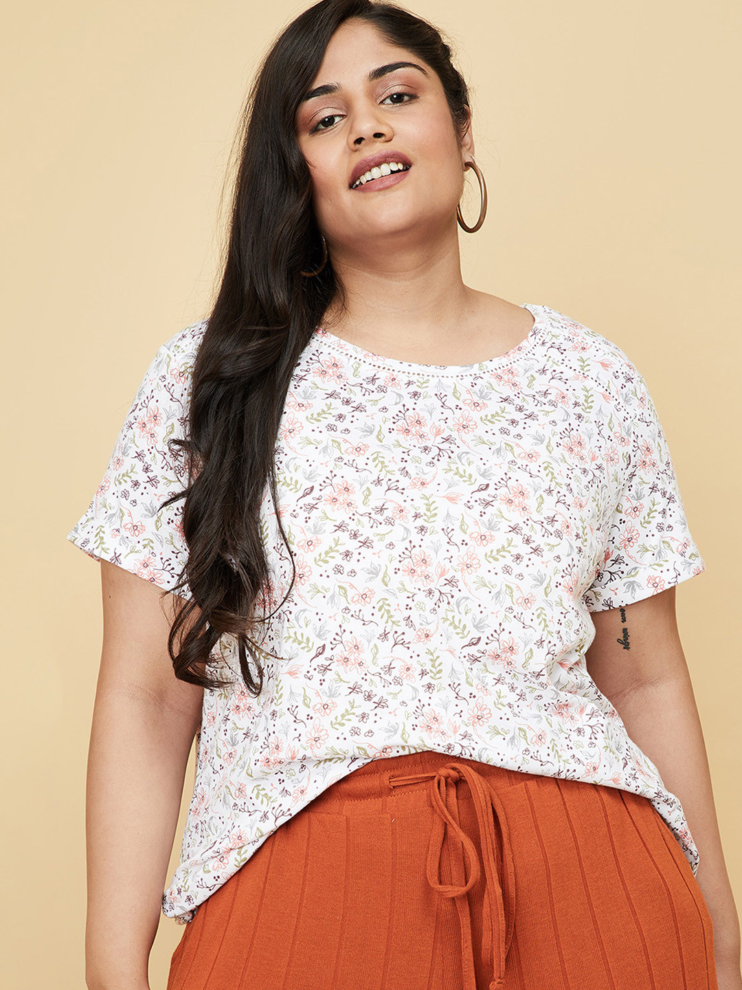 

max Plus Size Women White & Green Floral Printed Pure Cotton T-shirt