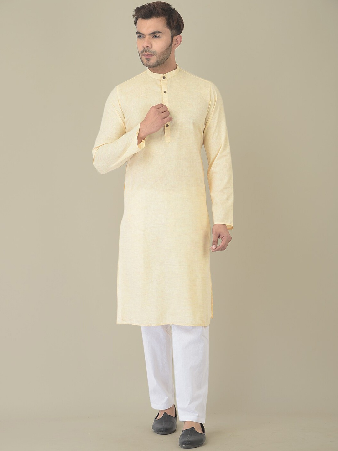 

DEYANN Men Yellow Pure Cotton Kurta with Pyjamas