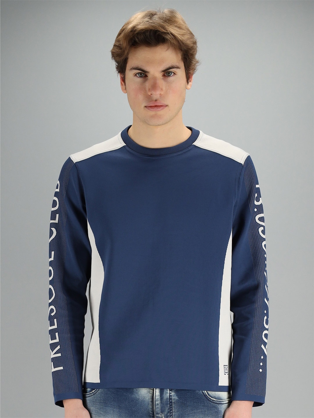 

FREESOUL Men Blue Colourblocked Sweatshirt