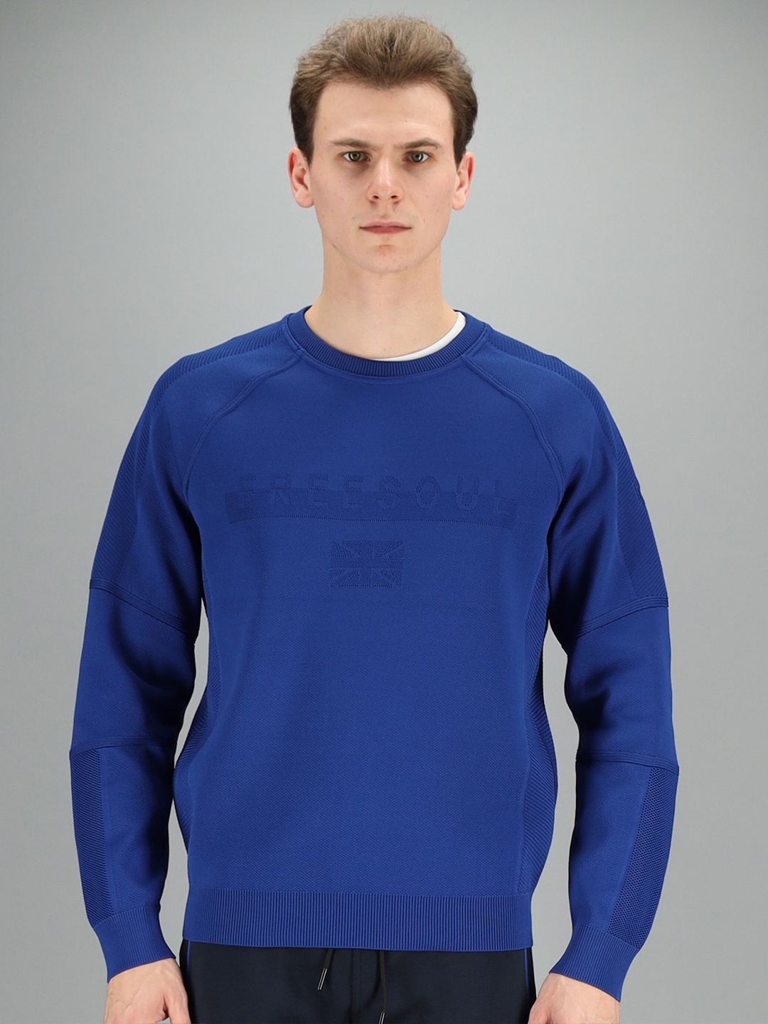 

FREESOUL Men Blue Raglan Sleeves Sweatshirt