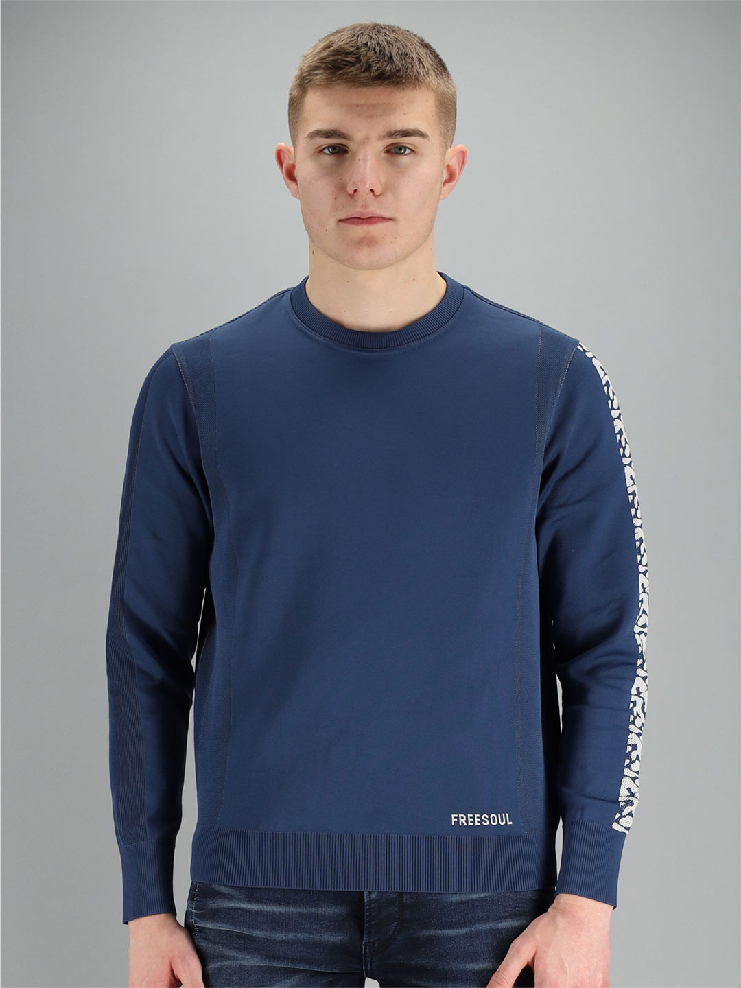 

FREESOUL Men Blue Sweatshirt