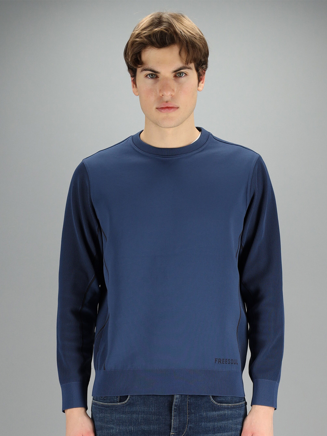 

FREESOUL Men Blue Sweatshirt