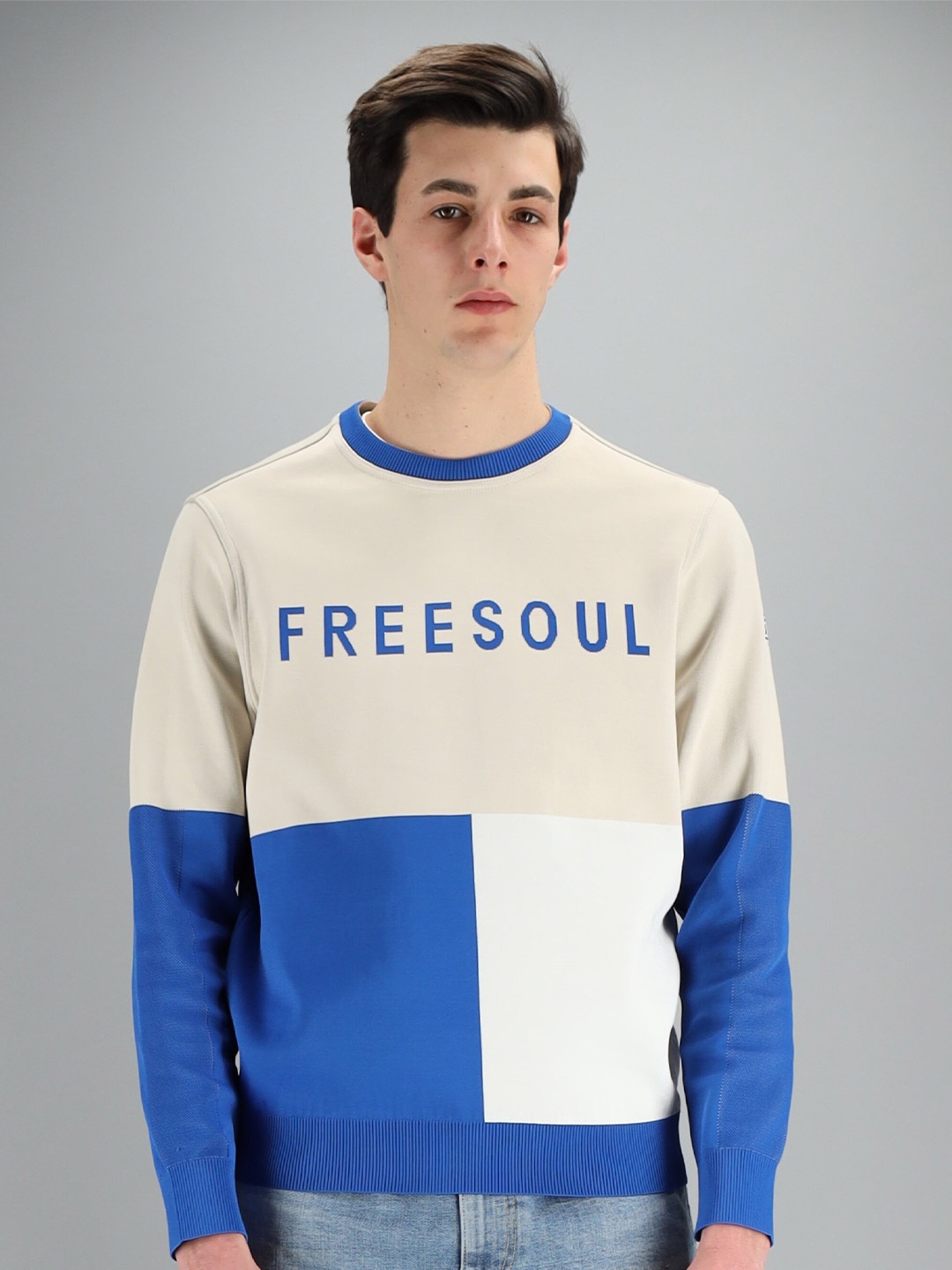 

FREESOUL Men Off White & Blue Colourblocked Sweatshirt