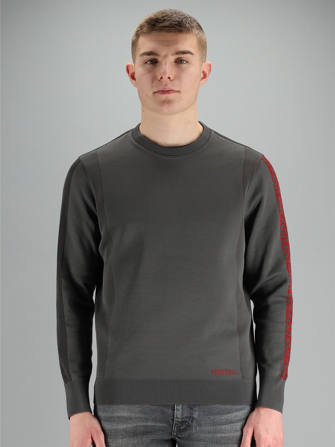 

FREESOUL Men Grey Solid Pullover Sweatshirt