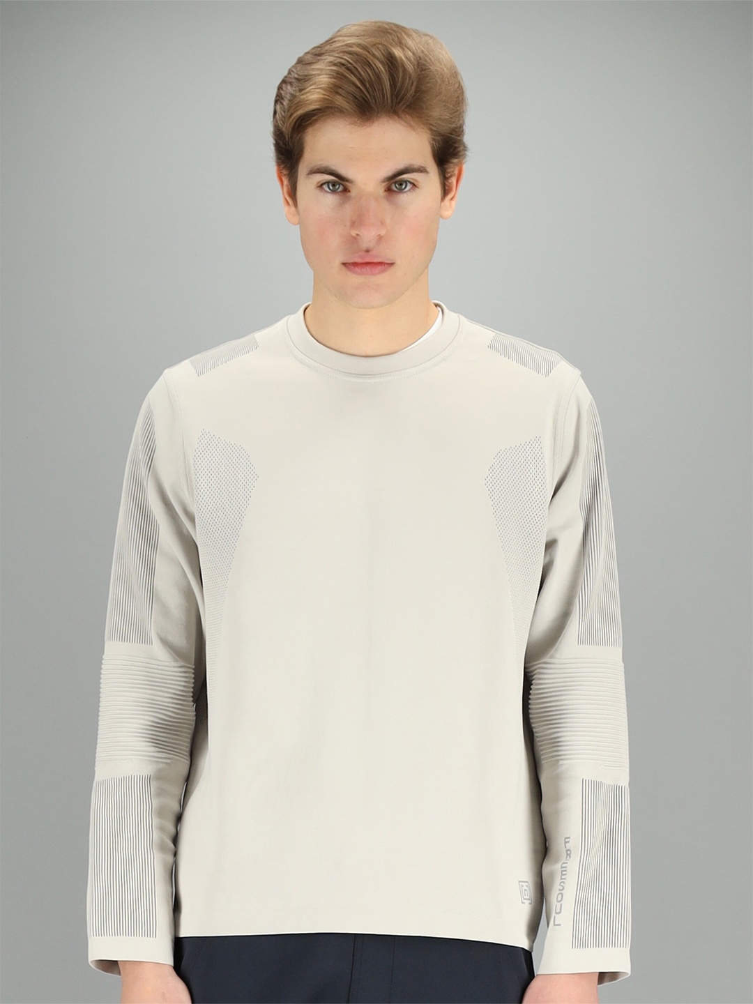 

FREESOUL Men Grey Solid Sweatshirt