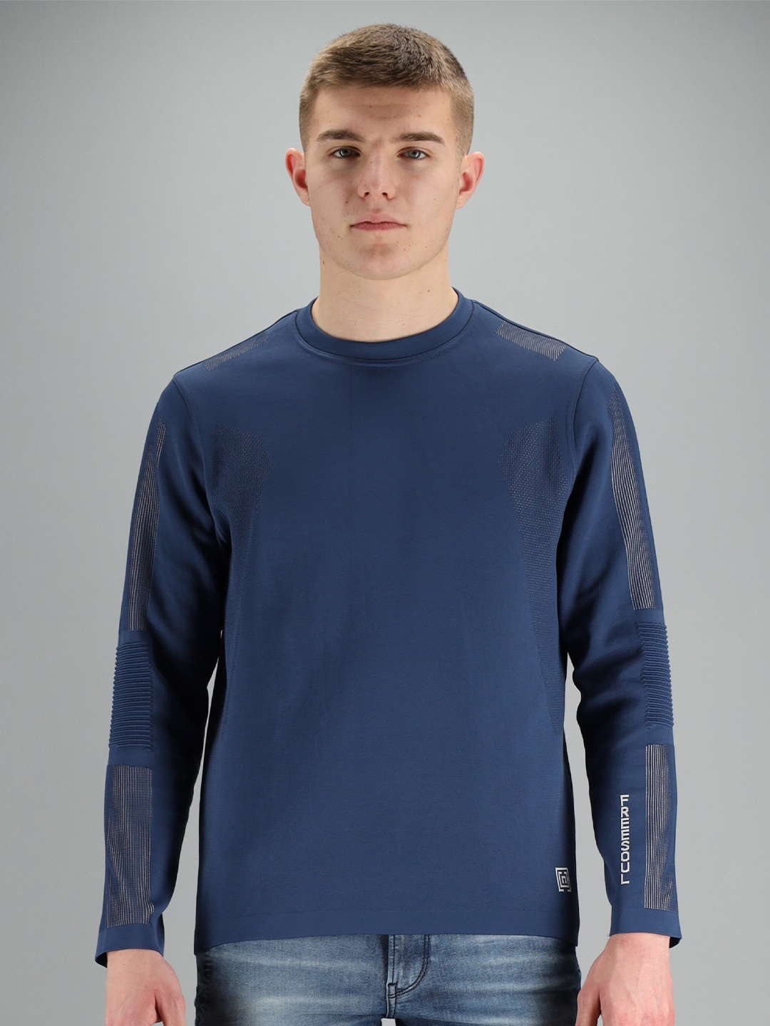 

FREESOUL Men Blue Solid Sweatshirt