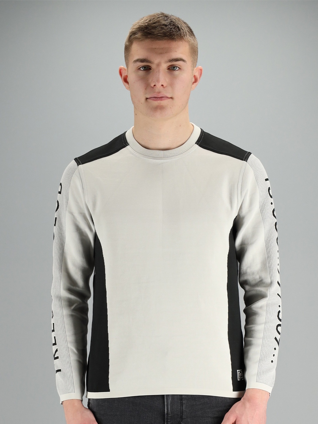 

FREESOUL Men White & Black Pullover Sweatshirt