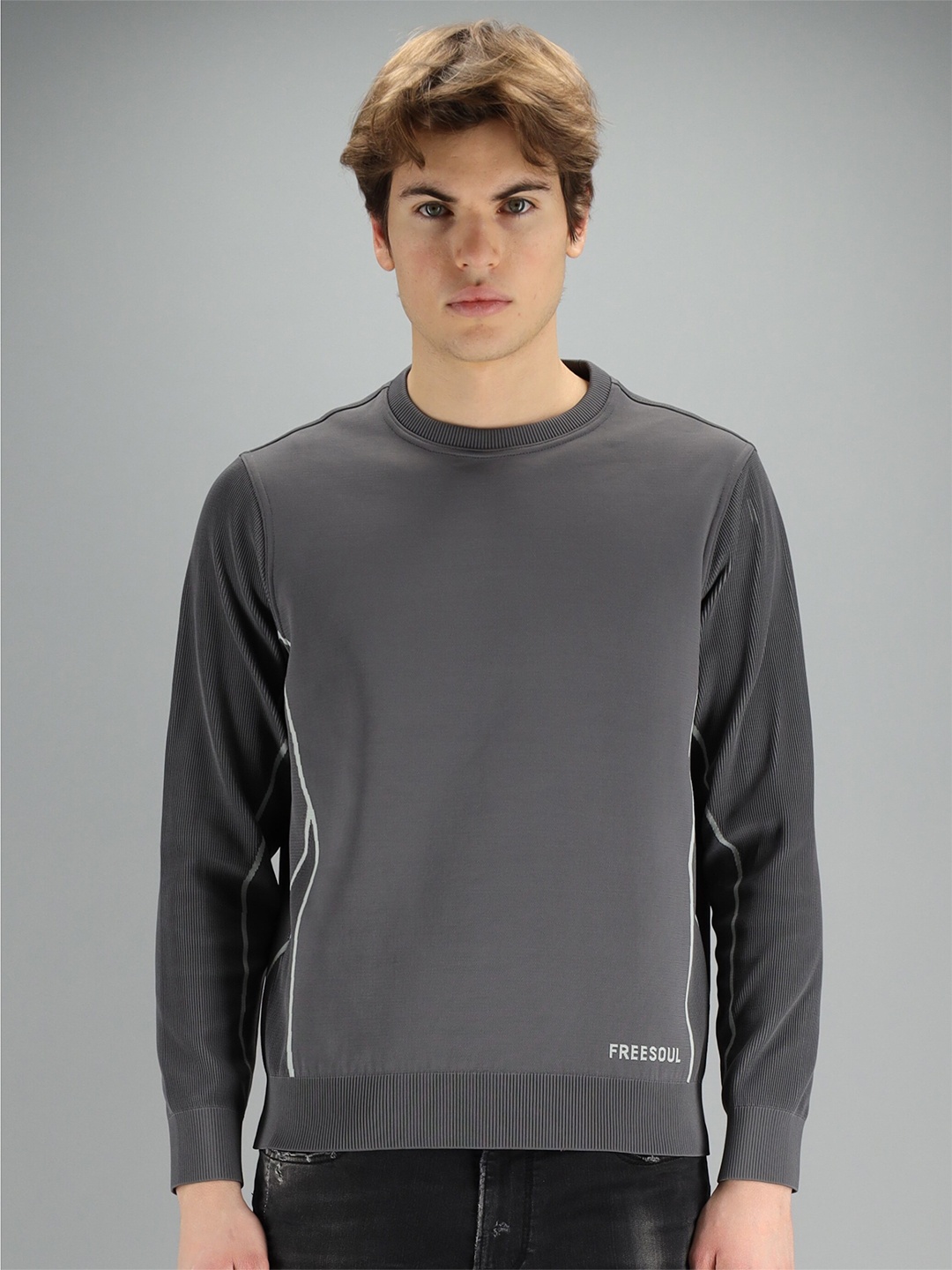 

FREESOUL Men Grey Geometric Printed Sweatshirt