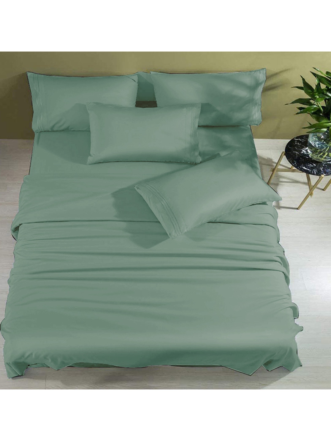 

THE SLEEP COMPANY Green Solid 300 TC Fitted King Bedsheet With 2 Pillow Covers