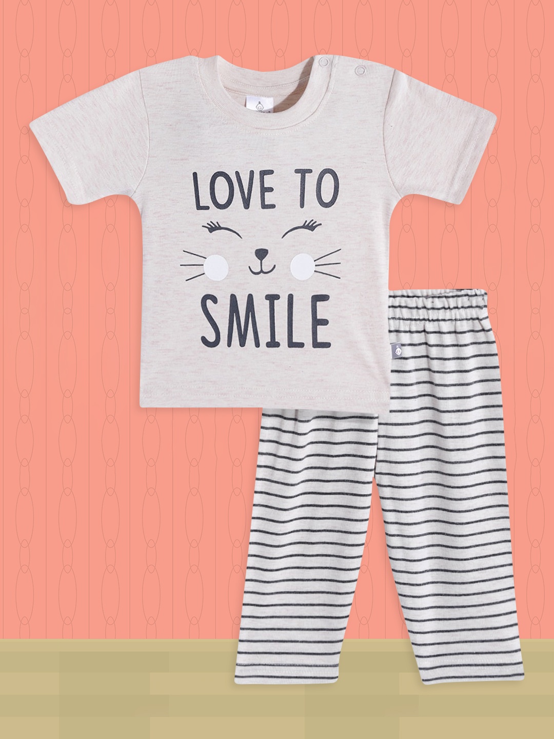 

TINYO Infant Girls Beige & Black Printed Pure Cotton T-shirt with Trousers