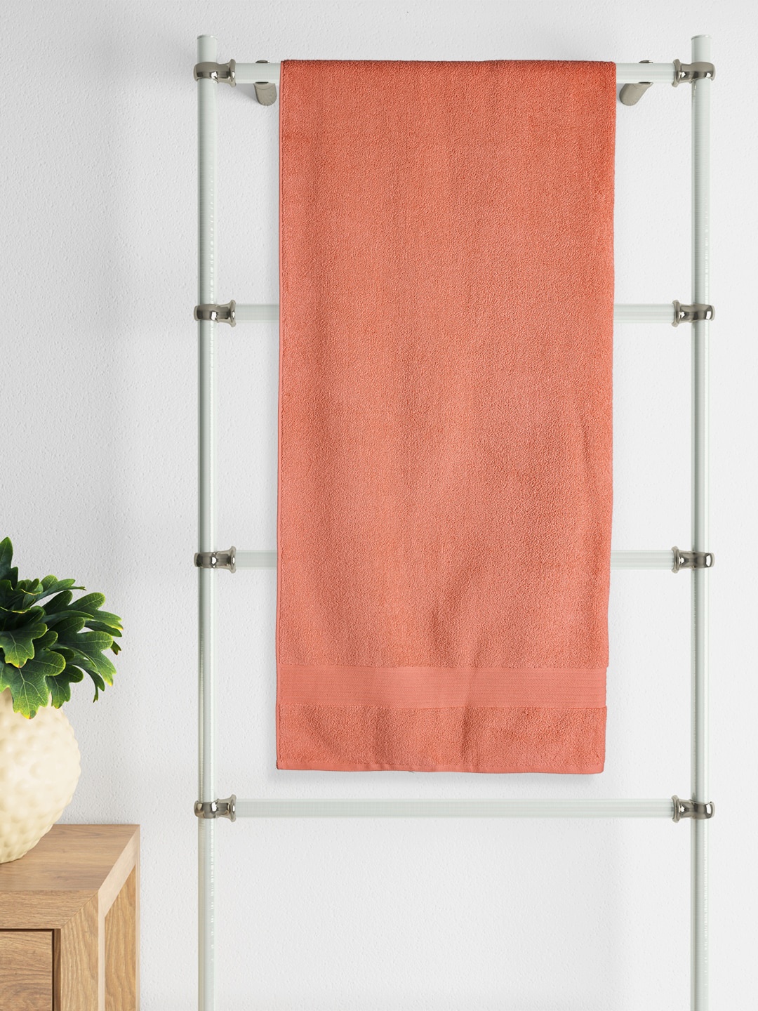 

Living scapes by Pantaloons Peach-Coloured Solid 550 GSM Pure Cotton Bath Towel