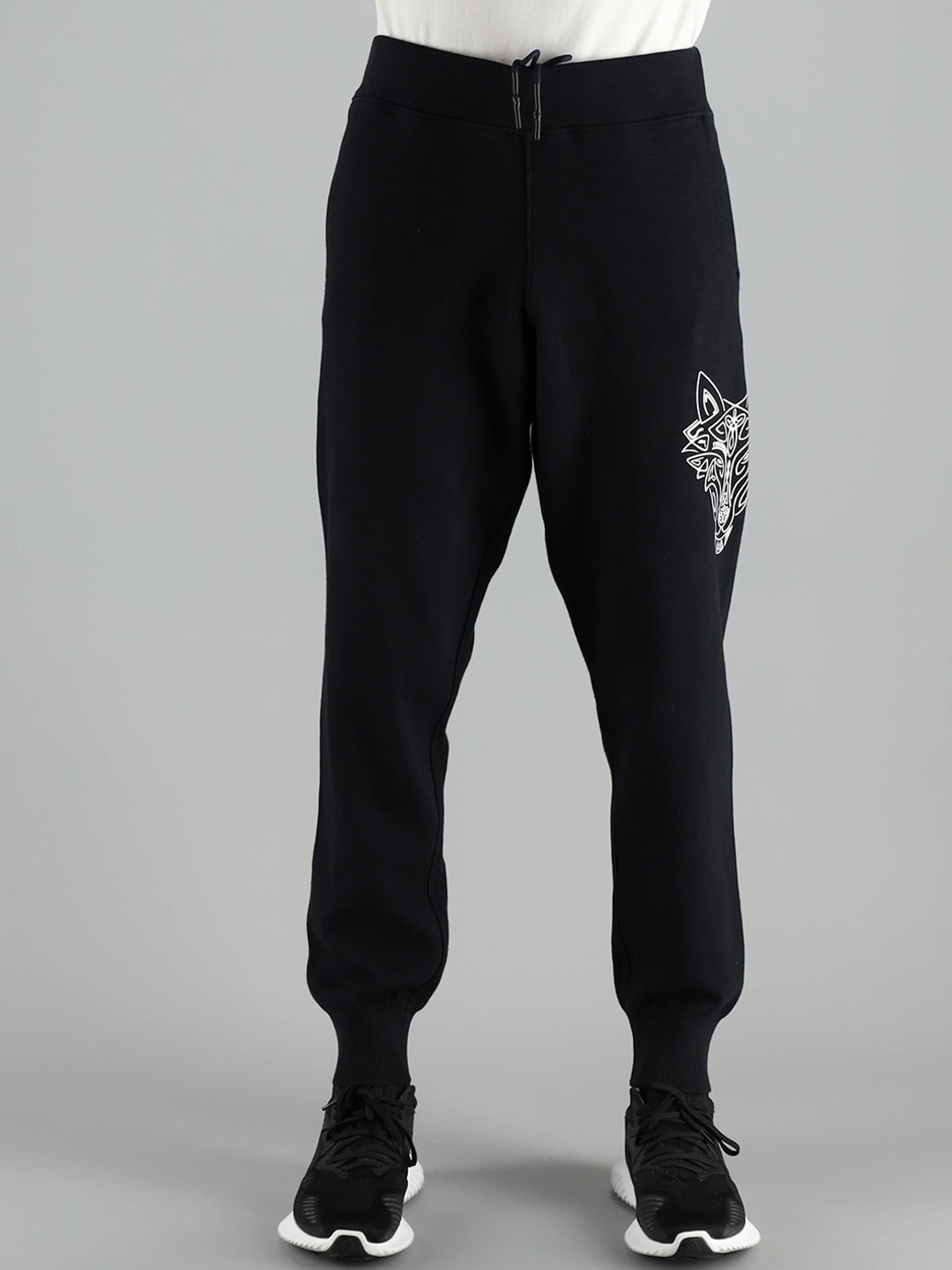 

FREESOUL Men Black Solid Joggers