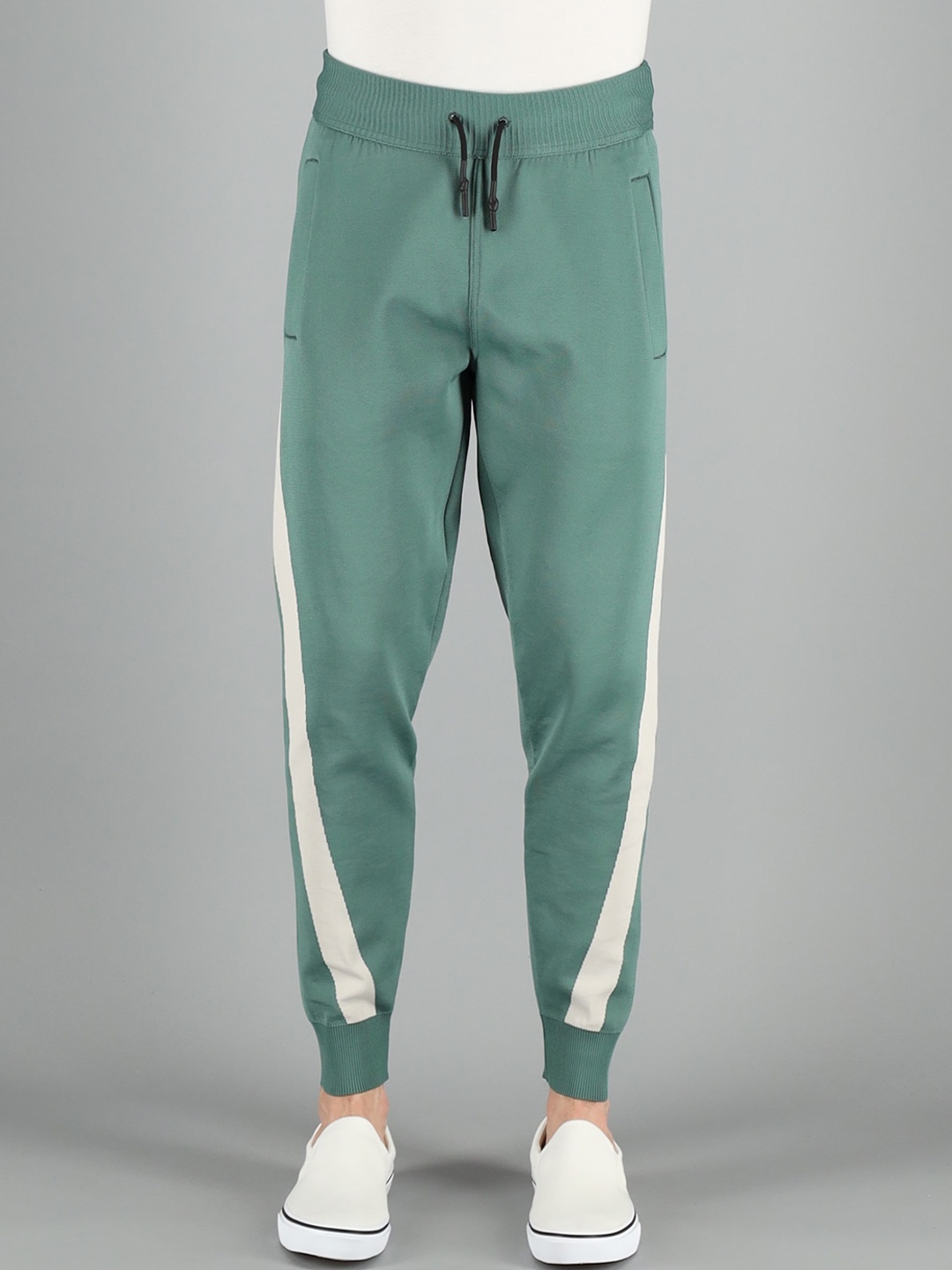 

FREESOUL Men Green Solid Joggers