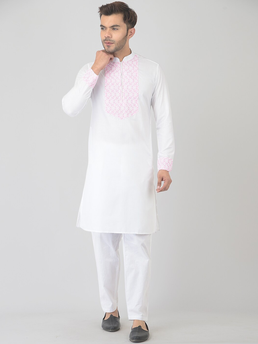 

DEYANN Men White Printed Kurta with Pyjamas