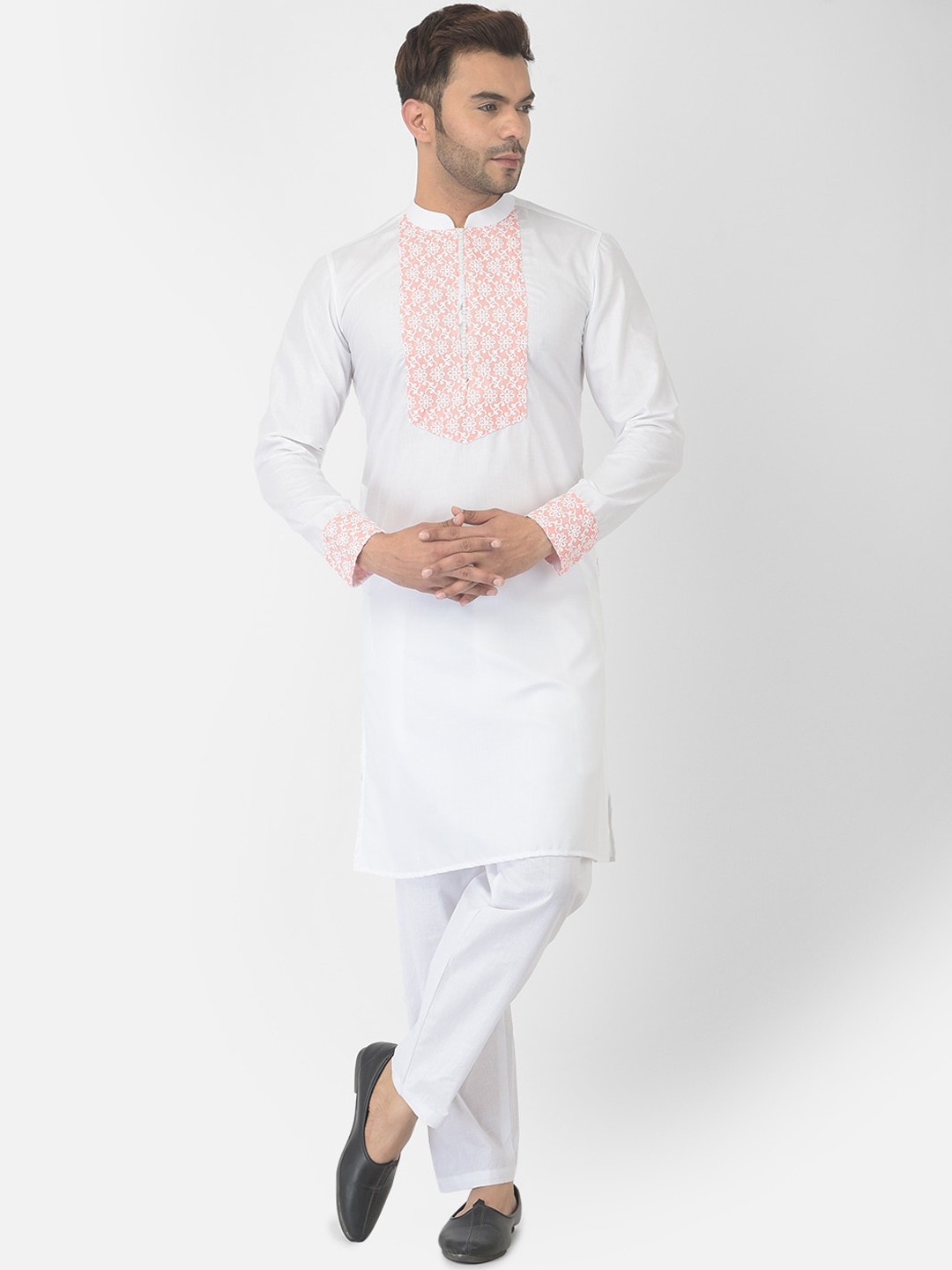 

DEYANN Men White Ethnic Motifs Yoke Design Pure Cotton Kurta with Trousers
