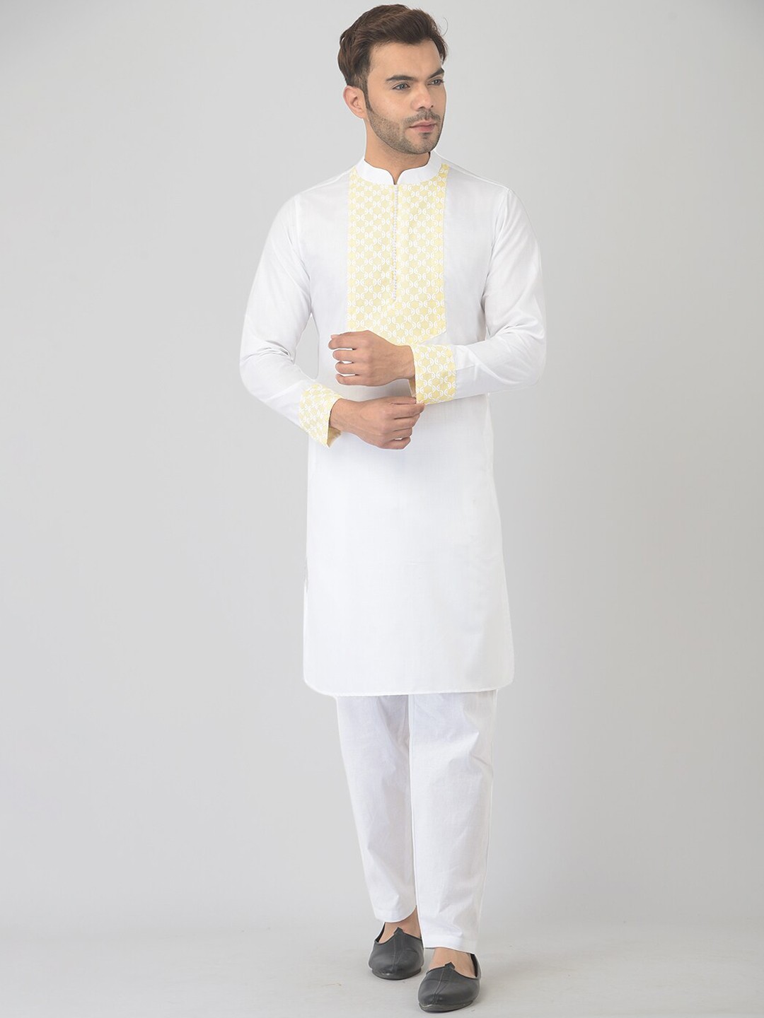 

DEYANN Men White Yoke Design Pure Cotton Kurta with Trousers