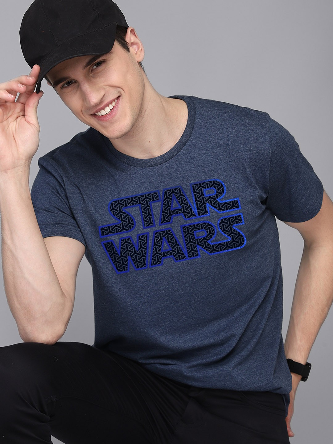 

Free Authority Men Grey & Black Star Wars Printed T-shirt