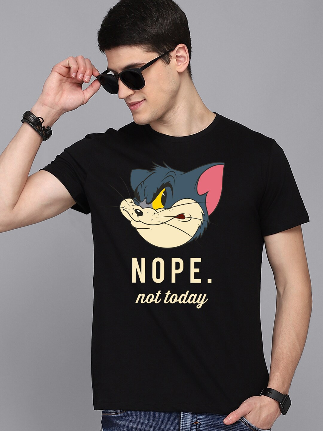 

Free Authority Men Black Tom & Jerry Printed Pure Cotton T-shirt