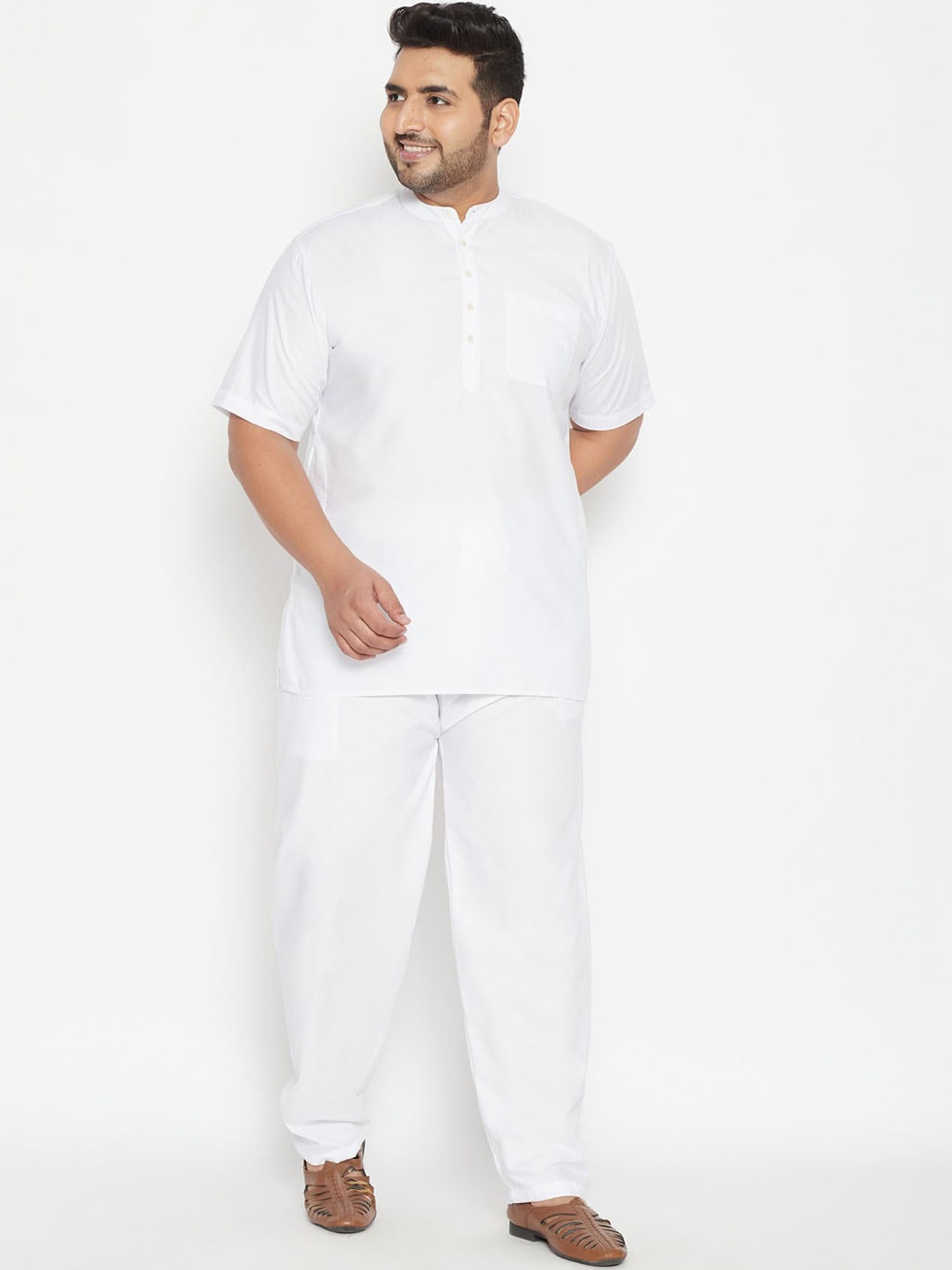 

VASTRAMAY PLUS Men White Striped Pleated Kurti with Pyjamas