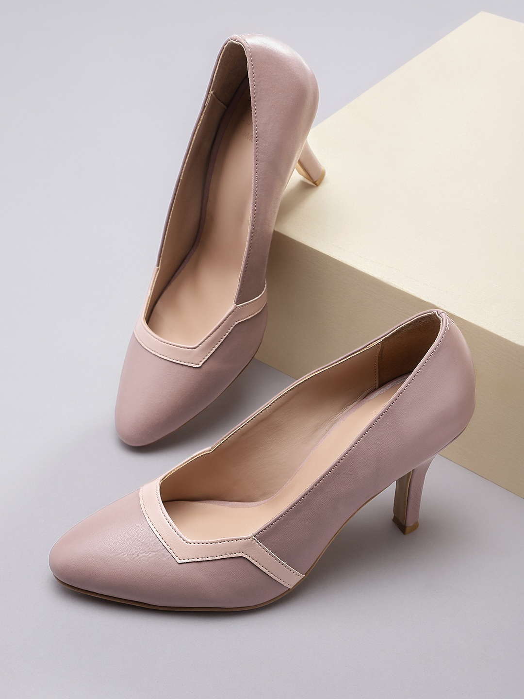 

her by invictus Slim Heel Pumps, Rose