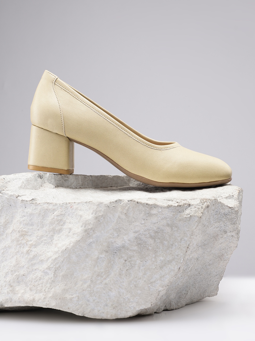 

her by invictus Women Work Pumps, Beige