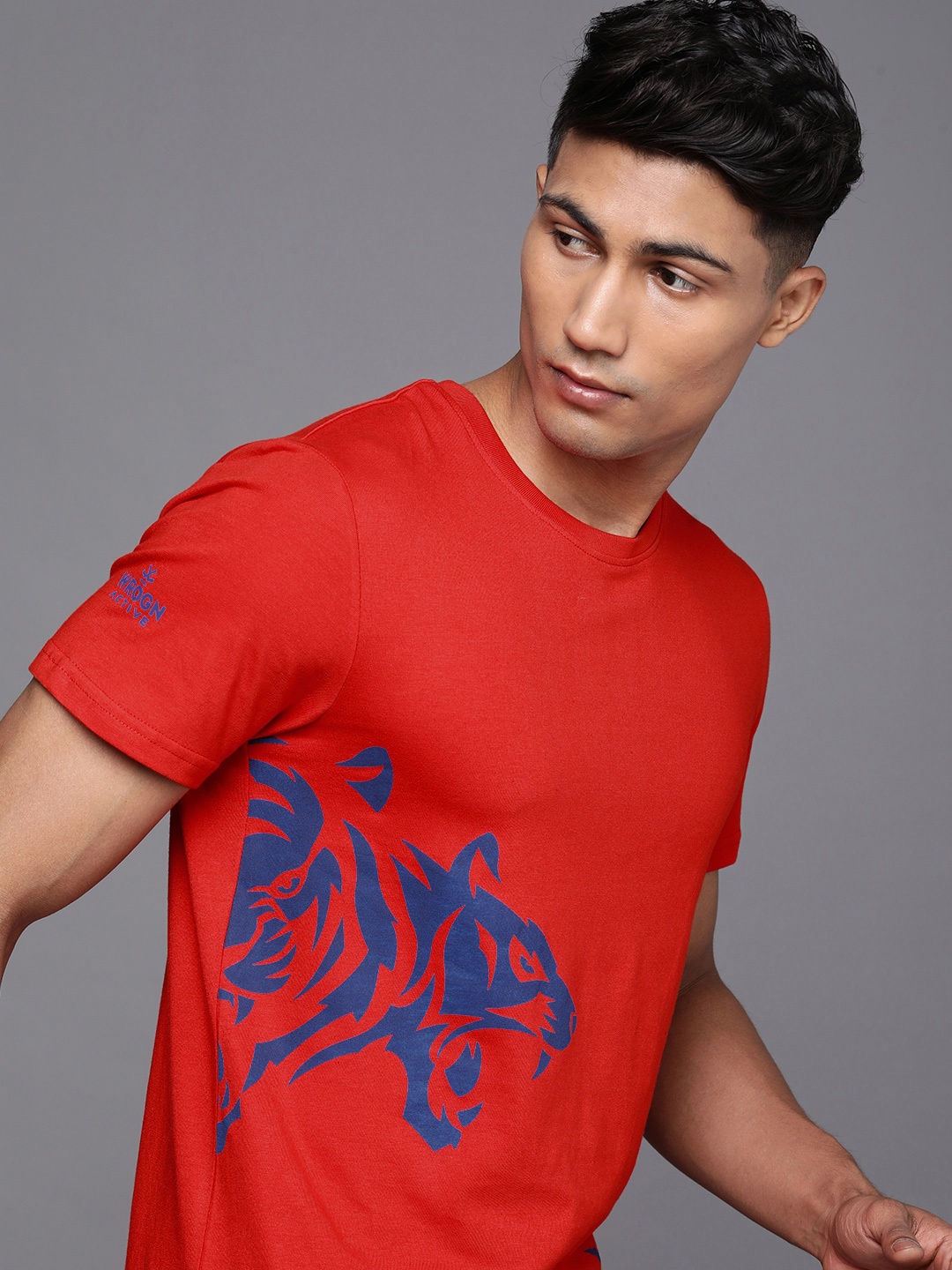 

WROGN ACTIVE Men Red & Blue Printed Pure Cotton IPL Delhi Capitals T-shirt