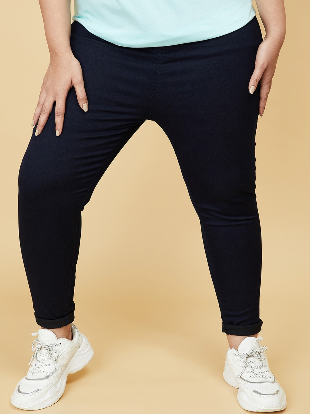 

max Women Plus Size Blue Solid Jeans