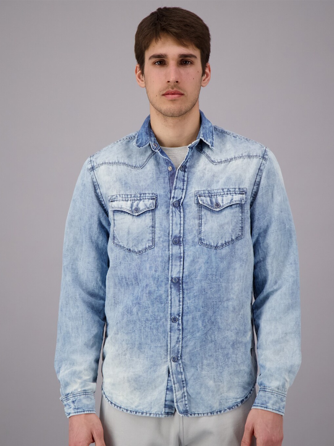 

FREESOUL Men Blue Faded Casual Denim Shirt