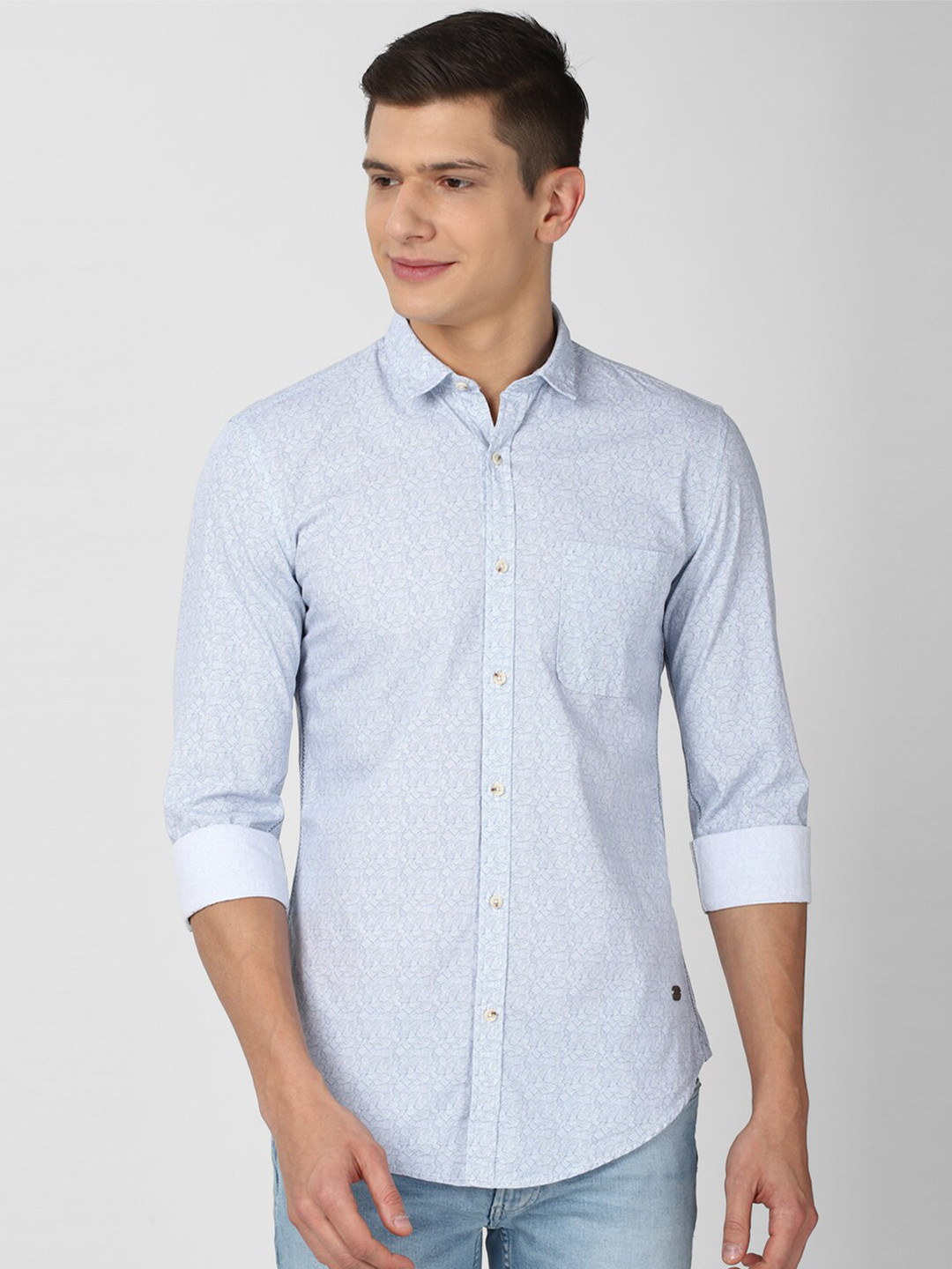 

Peter England Casuals Men Blue Slim Fit Floral Printed Cotton Casual Shirt