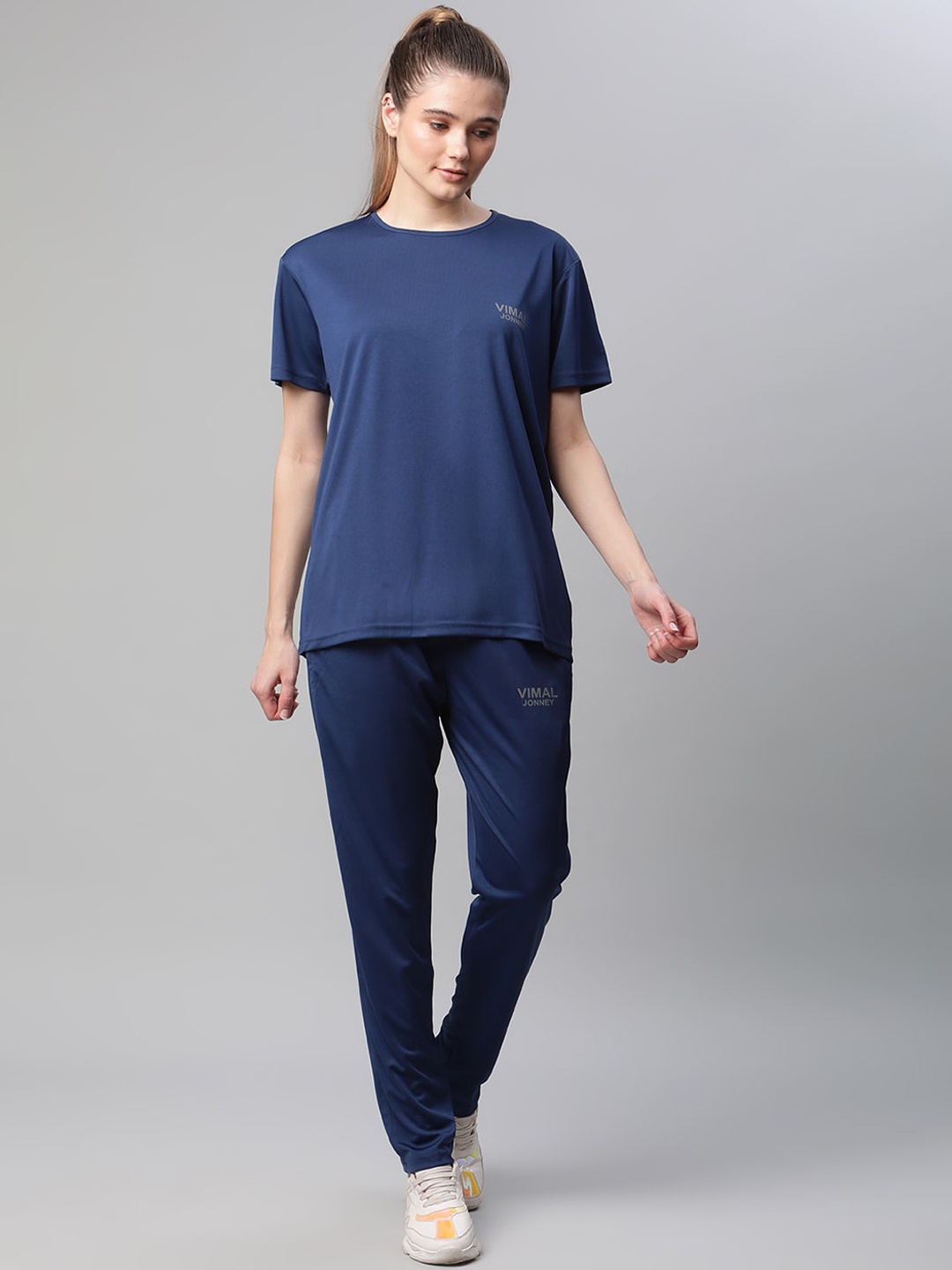 

VIMAL JONNEY Women Blue Solid Tracksuits