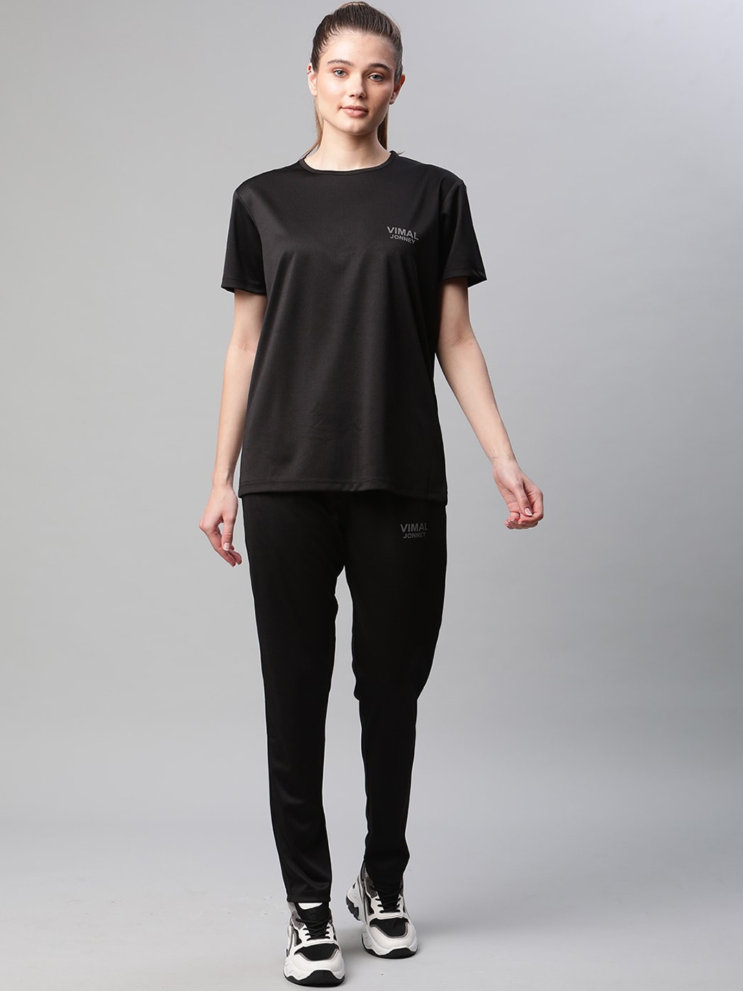 

MACK JONNEY JONNEY Women Black Solid Tracksuit