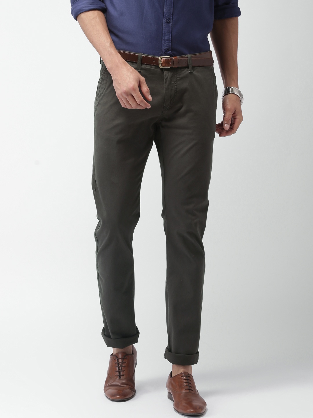 

Celio Men Brown Solid Straight Fit Chino Trousers