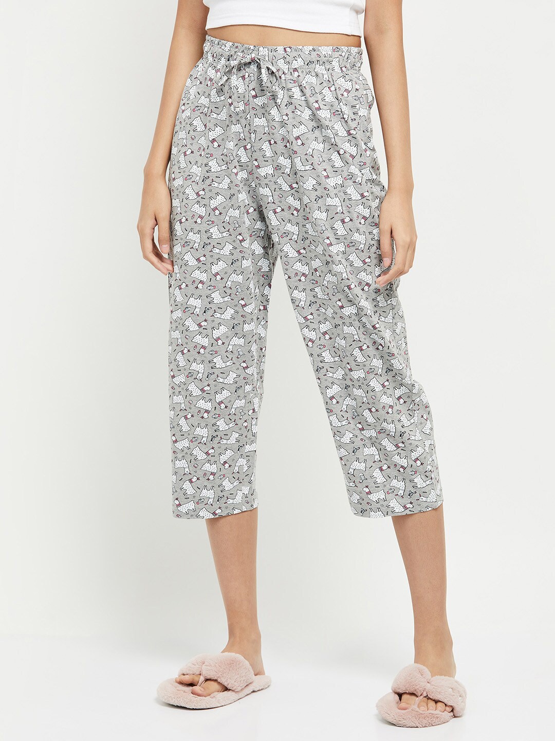 

max Women Grey & White Printed Capri Lounge Pant
