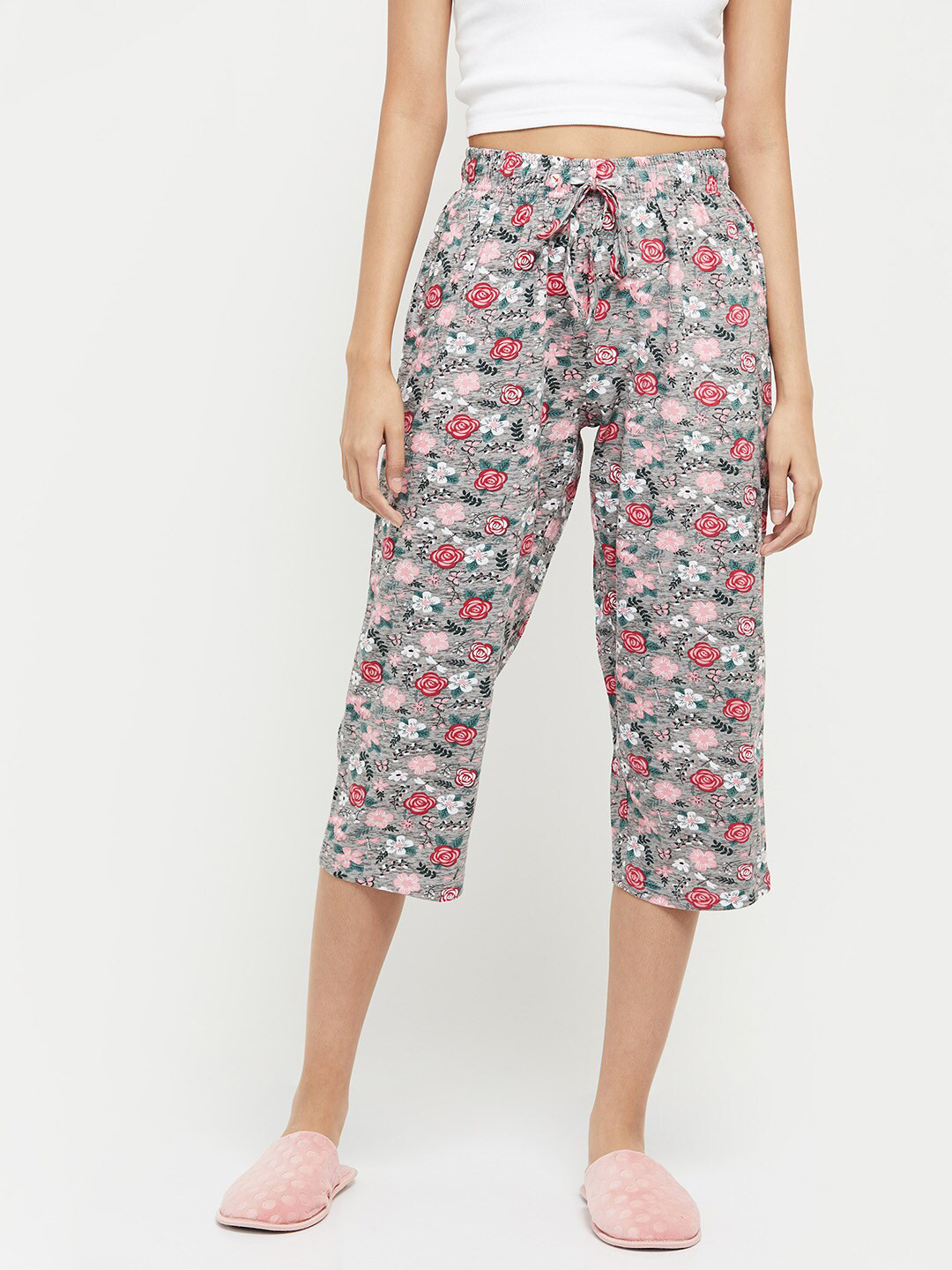

max Women Grey & Red Printed Lounge Capris