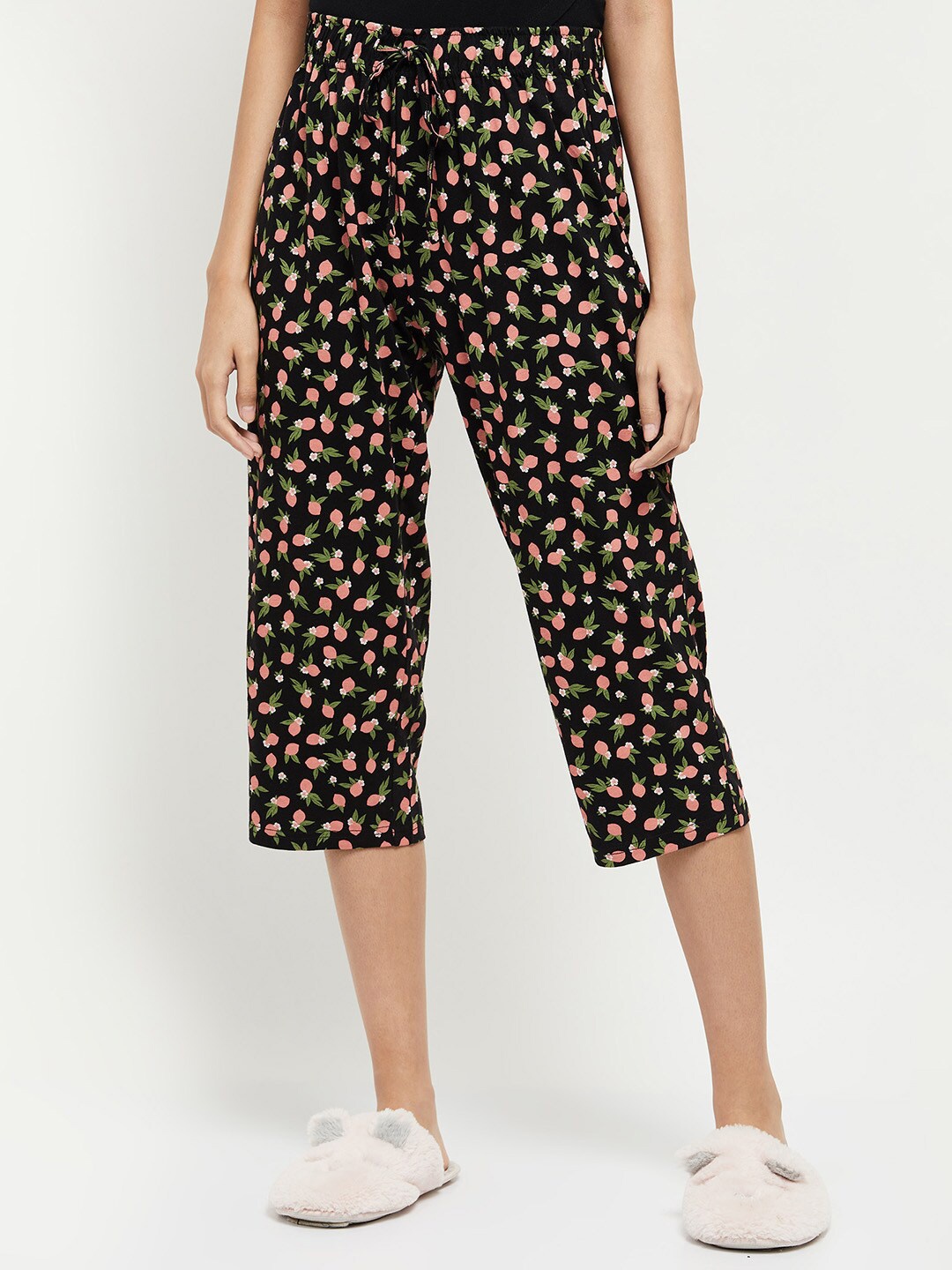 

max Women Black & Peach-Coloured Printed Lounge Capris