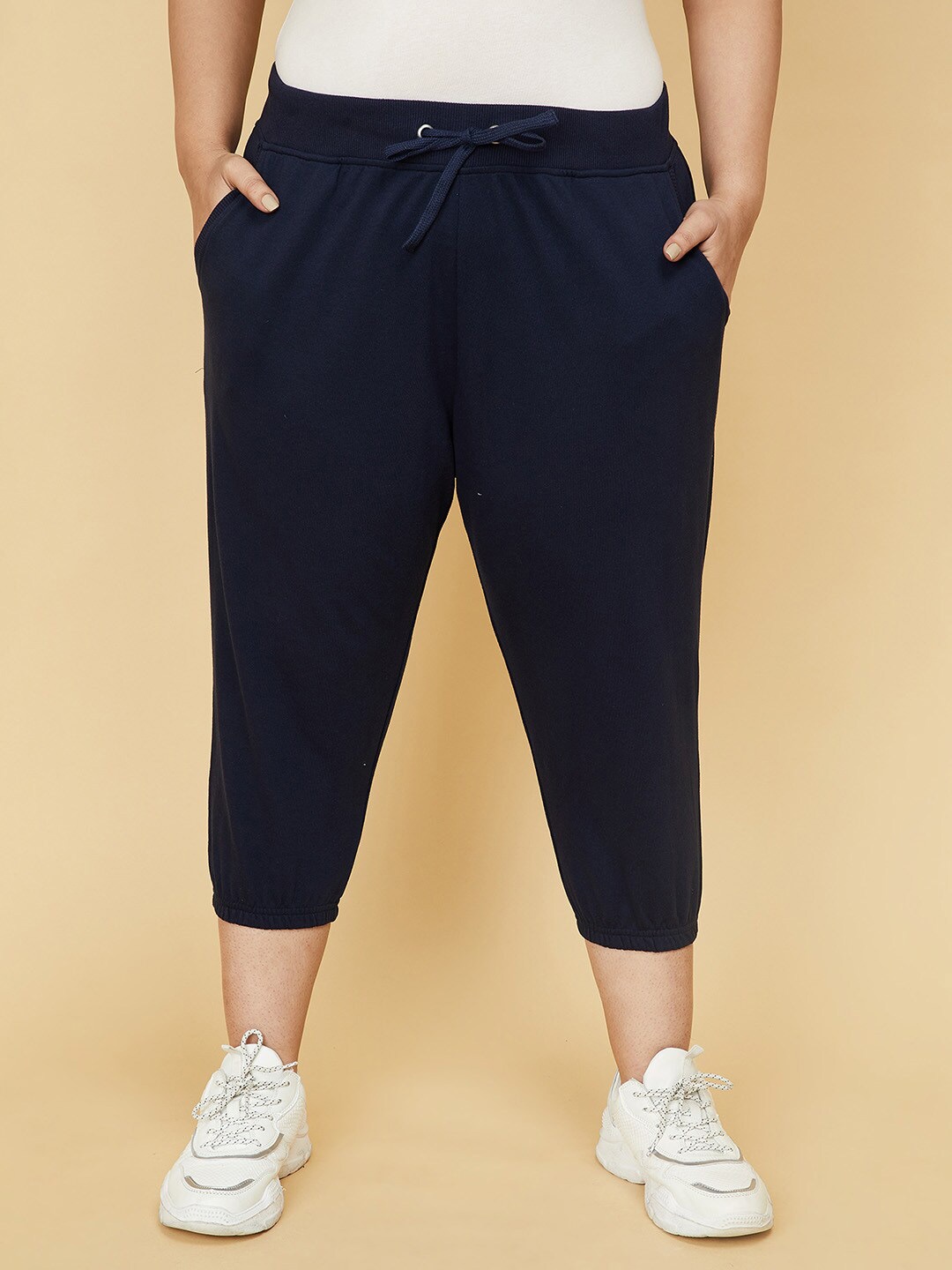 

max Women Plus Size Navy Blue Solid Capris
