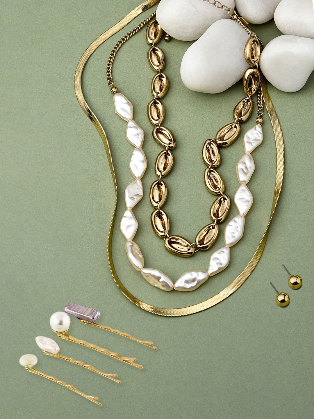 

AMI Women Gold Toned Layered Chain & Earring With 4 Hair Pins