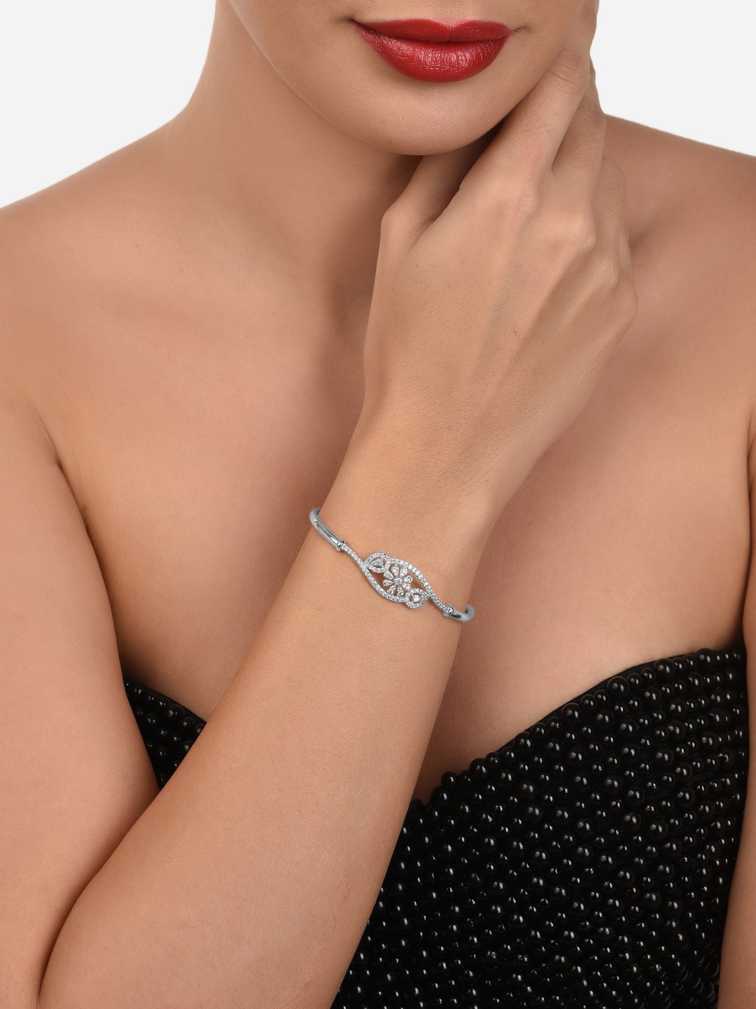 

AMI Women Silver-Toned Brass Cubic Zirconia Silver-Plated Kada Bracelet