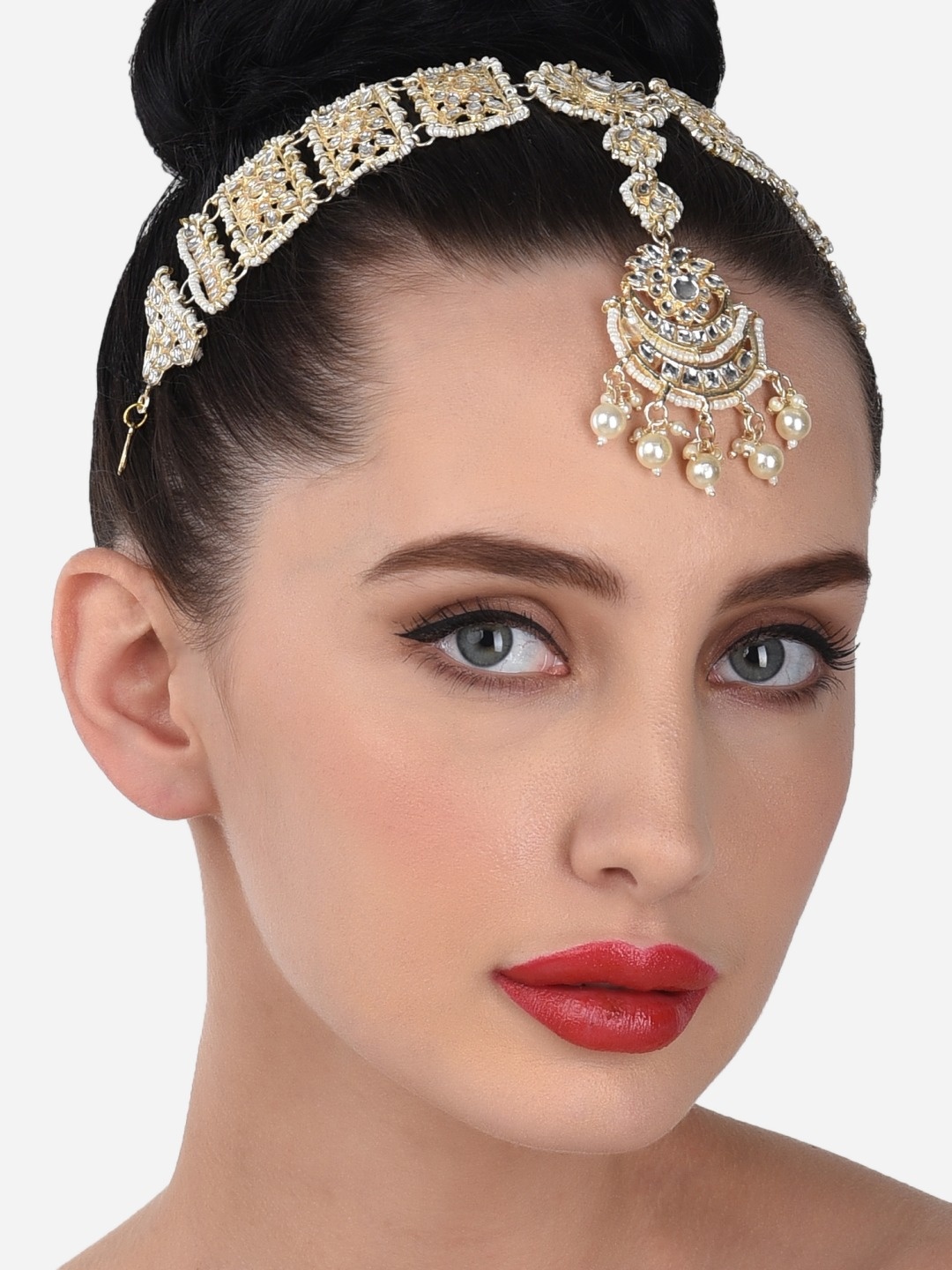 

Zaveri Pearls Gold-Plated White Kundan-Studded & Pearl Beaded Maatha Patti